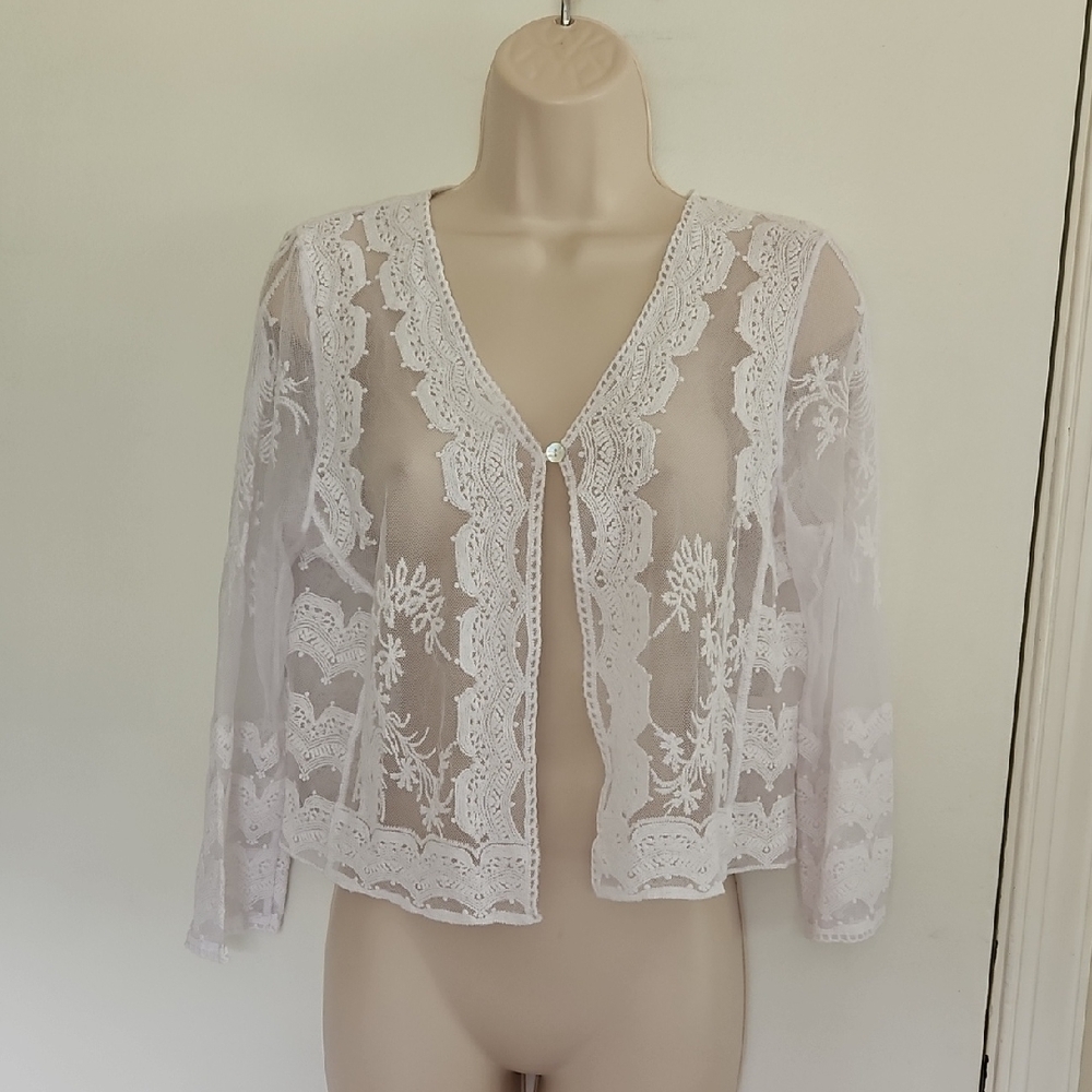 NWT Rabbit Rabbit Rabbit Design Sheer Lace Shrug Top Size M
